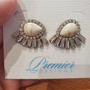 Stone earrings with jacket